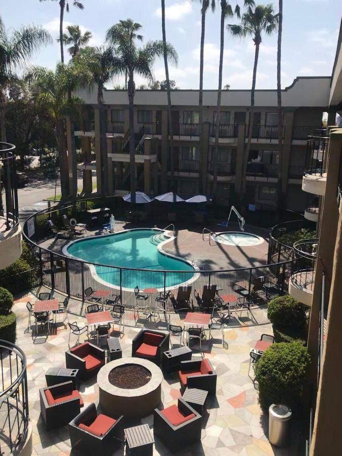 Comfort Inn & Suites Orange County John Wayne Airport Santa Ana Buitenkant foto