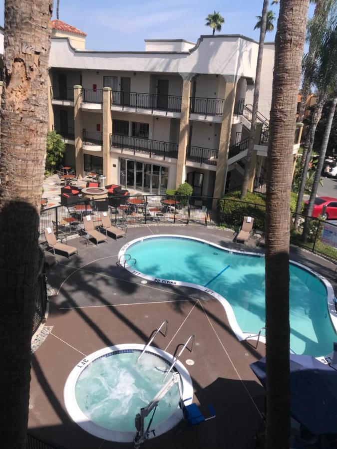 Comfort Inn & Suites Orange County John Wayne Airport Santa Ana Buitenkant foto