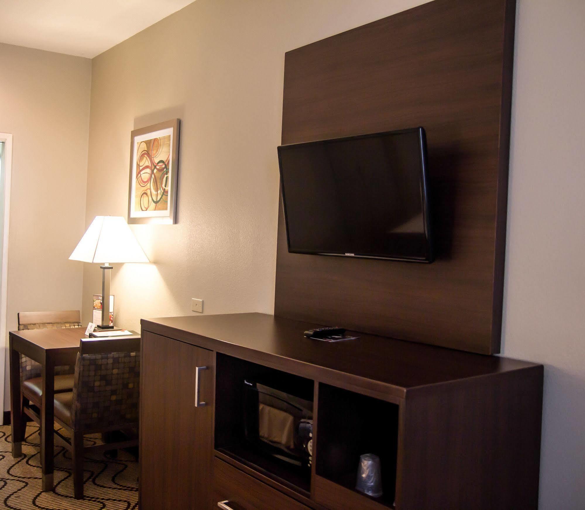 Comfort Inn & Suites Orange County John Wayne Airport Santa Ana Buitenkant foto